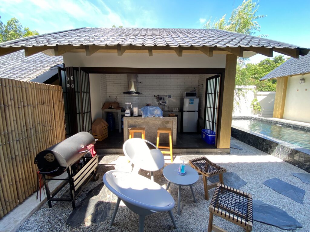 ครัวเปิดอุปกรณ์พร้อม ปิ้ง ย่าง นึ่ง